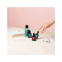 Manucurist Kit Essentials Green Flash With Poppy Red Semi-Permanent Nail Polish-1